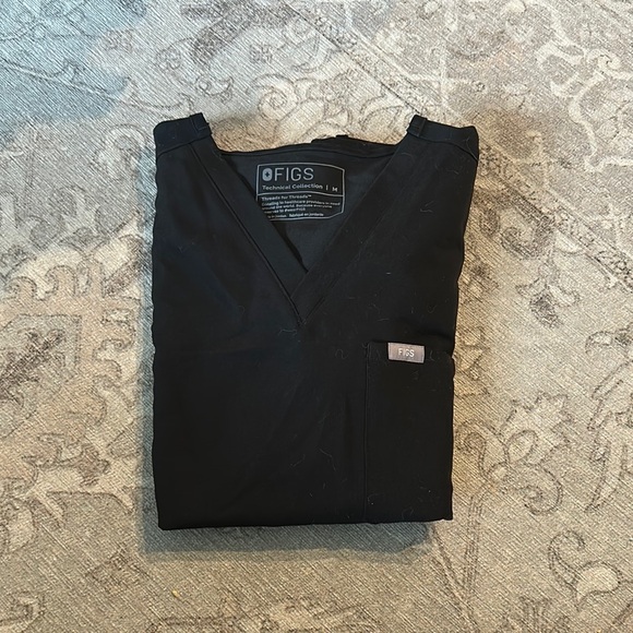 Figs Tops - FIGS Catarina one pocket scrub top